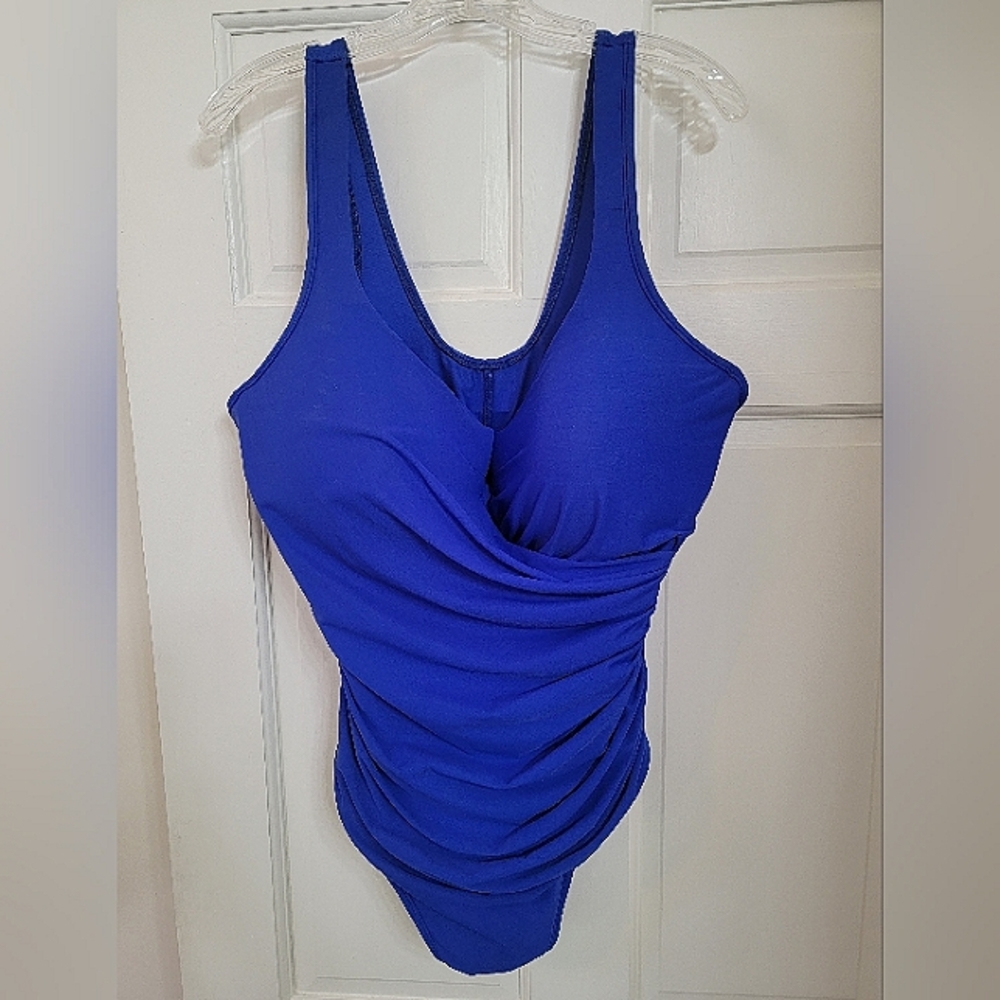 Miraclesuit ladies swimsuit size 22